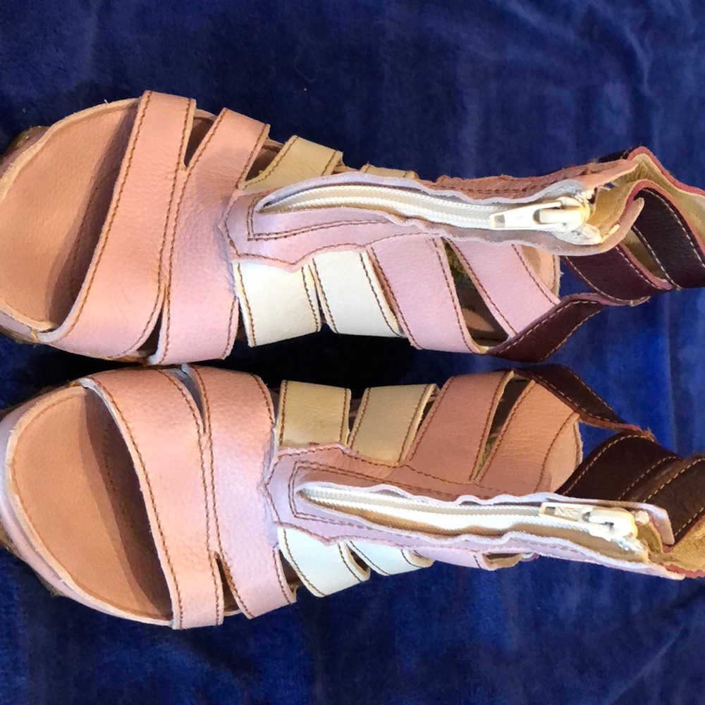 El Natutalista Purple Gladiator sandals